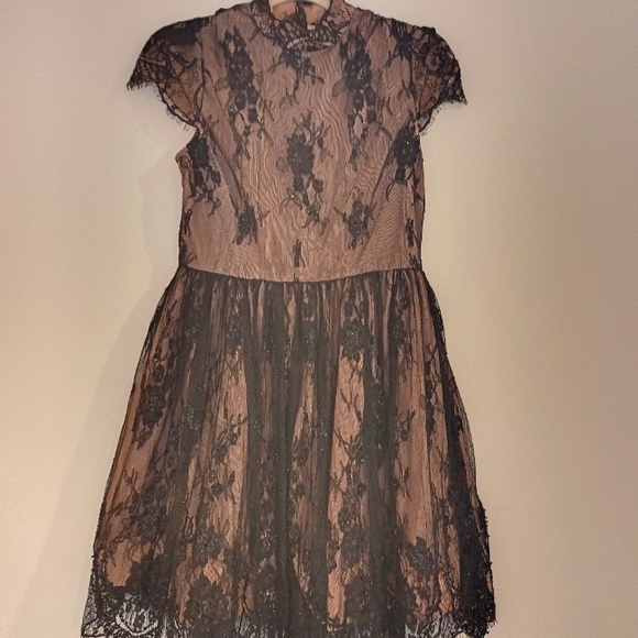 Grace & Hart Heavenly dress in Size 12 black lace - Picture 5 of 8